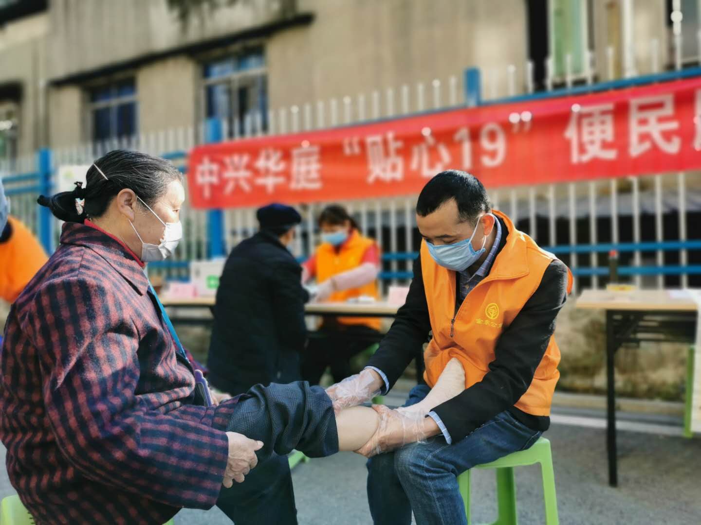 物业收费率100%，“物业+社工”模式是如何“激活”小区的？