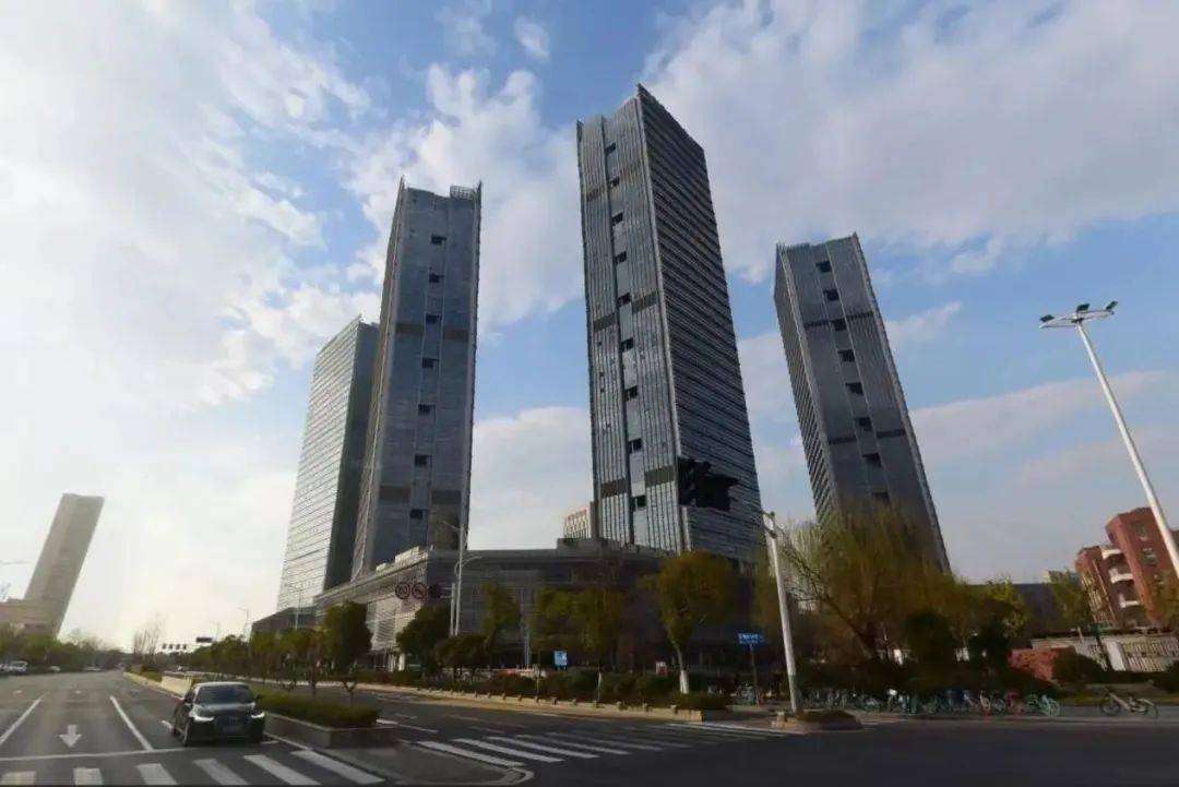 南京苏宁慧谷上线捷顺科技充电桩+运营增收方案，停充一体增收35%